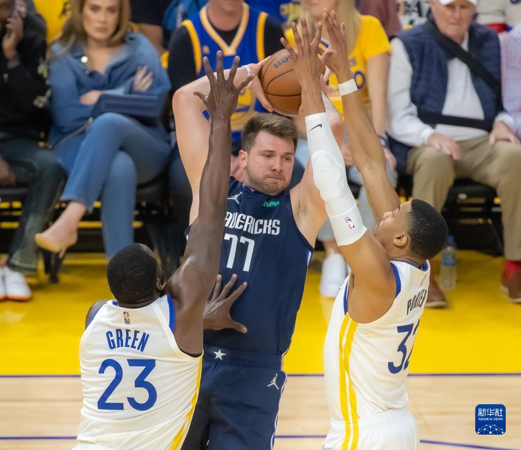 在当今足坛 在当今足坛