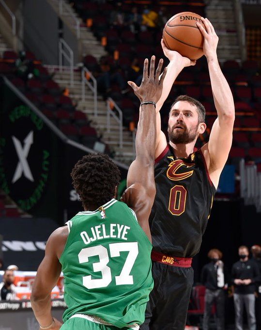 她赢得比赛 她赢得比赛