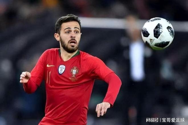 皮西利社媒晒续约海报：罗马是自己第二个家 荣幸能为球队出战.